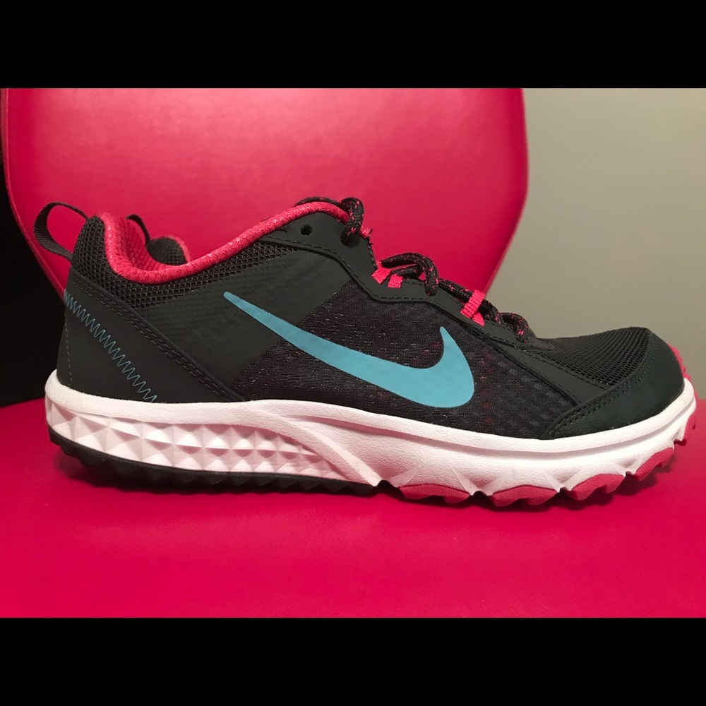 Nike Wild Trail Women’s Running Shoe Size 7.5